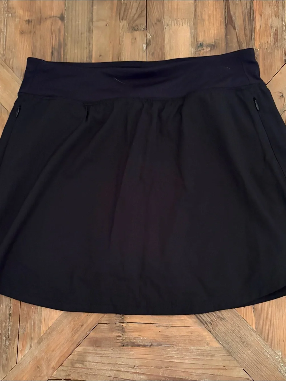 Old Navy Black Women's Active Skort with Zippered Pockets